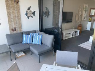 Circle on Cavill Escape - 1