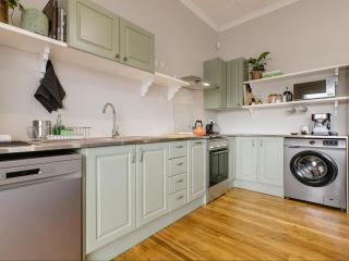 Water View Villas - Millwood Premium Apartment - 5