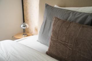 Lovely 1BR & 1LR Apt for 4P, Only 15 Min Walk to City Center - Gante - 3