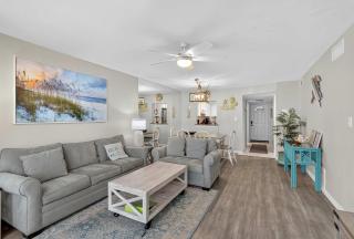 Siesta Key 2-Bedroom Condo with Pool - 8