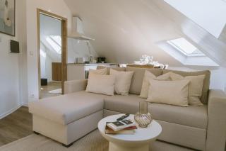 Cozy 1BR & Living Room Apartment, Just 15 Minutes to Downtown - Ghent - 9