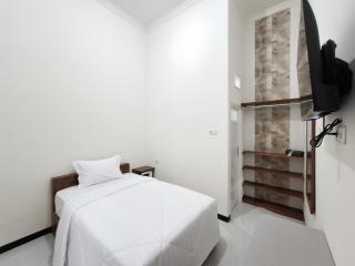 Surya Living RedPartner near Suncity Mall Madiun - 3