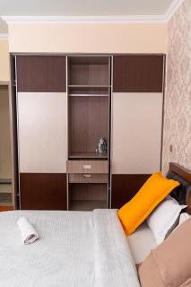 State House Road Haven 3 Bedrooms all ensuite Heights - 4