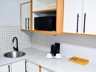 White House River Manor - 8