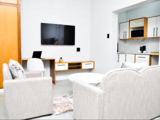 White House River Manor - 6