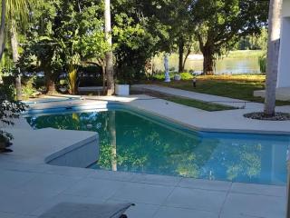 White House River Manor - 4