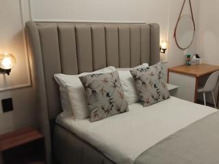 White House River Manor - 4