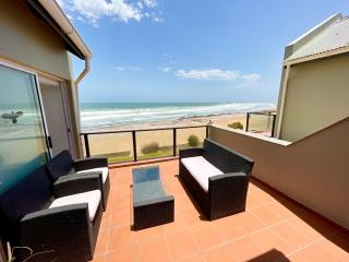 Hazel Cove Seafront Retreat - 5