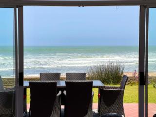 Hazel Cove Seafront Retreat - 2