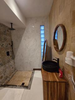 Mahanidhi serene villa ubud - 1