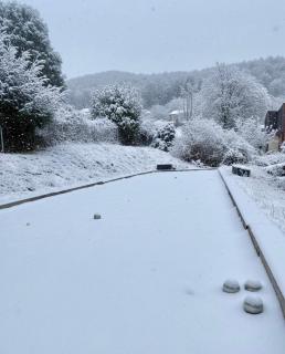 Cozy Swiss Retreat - Scenic Swiss Villa Close to Bern & Interlaken - 2