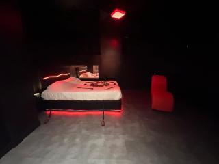 L écrin Love room avec balnéo au coeur de Sedan - 6