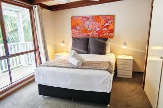 Karri Birdsong Retreat - 8