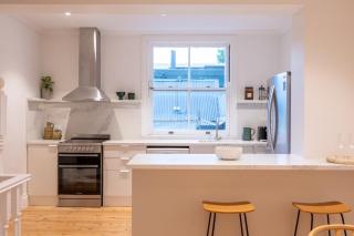 Stylish 3BR terrace in the heart of Surry Hills - 4