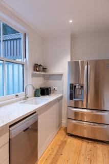 Stylish 3BR terrace in the heart of Surry Hills - 3