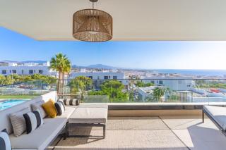 Modern 3 bedroom apartment with sea views - 9