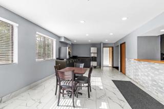 Rodeway Inn Delmont - 7