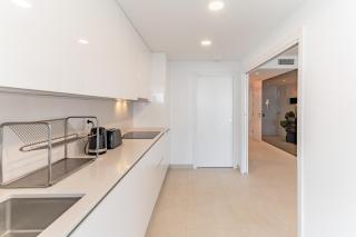 Modern 3 bedroom apartment with sea views - 6