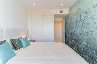 Modern 3 bedroom apartment with sea views - 5