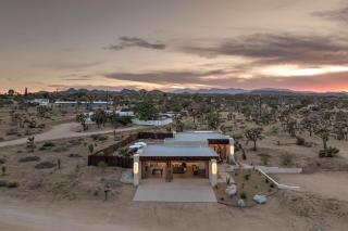 Windsong Modern compound w pool spa - 8