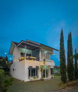 Villa Victory at Vila Istana Bunga - 0