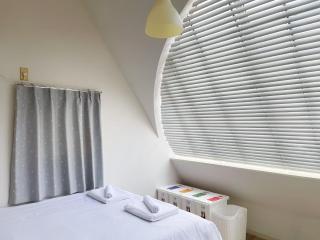 7時IN19時OUT # 新宿駅電車4分 # 駅8分 # 新規リノベーション # 最大5名 # 専用バスキッチン # 7 00 IN19 00 OUT # 4 min train to Shinjuku # 8 min walk to station # Newly renovated # Max 5 guests # Private bath kitchen - 8