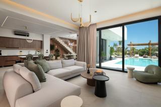 Lanik Luxury Pool Villa - 3