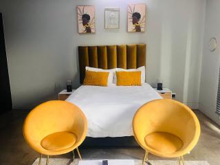 Chic Urban Studio with Great Views in Maboneng - 0