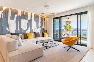 Modern 3 bedroom apartment with sea views - 2