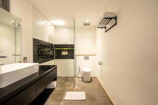 Expansive Loft 200m From Canggu Beach Haven - 4