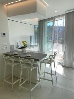 Velar Apartment Suites - 7