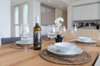 422 EUC Palo Alto Three Bedroom Sea View - 2