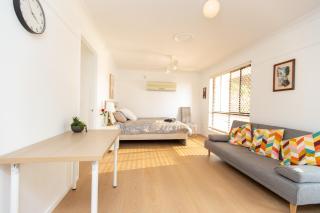 Cozy Studio Suite in House - Private Kitchen Bath - 0