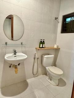 Chic Designer Master Bedroom in Shared Bungalow near LRT SS1 PJ - 8