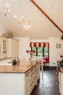 Family retreat set in Lyme Regis - 1