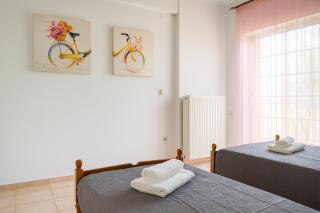 Hary's House Cozy Getaway 5 min from the Beach - 8