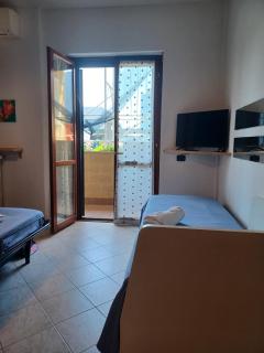 Appartamenti con piccolo patio in zona strategica - 2