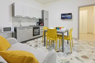 Free Parking, Patio, Air Conditioning and Heating - 0