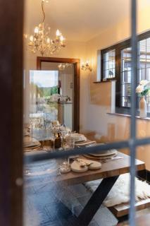 Family retreat set in Lyme Regis - 2