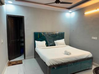 POP 84045B Townhouse Vikas Marg - 2