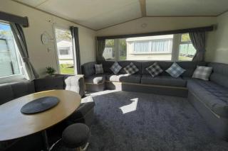 3 Bed Caravan Sleeps 8 - Parking Bbq Pool - 9
