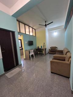 BLiSSFULL HOME Min-away frm GNRC Healthcty Hosptal - 2