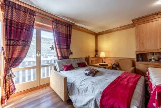 Cervinia Mountain Bliss - Front of ski lift - 6