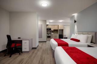 Ramada by Wyndham West Edmonton Hotel & Suites - 9
