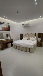 اجنحة القمه للشقق المخدومه - 3