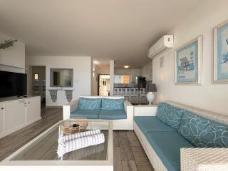 5 Glitter Bay - Seaviews and beach access - Umhlanga 2BR - 2