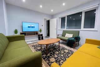 Gorgeous 3BR House with Garden, Pool Table & Near Big Ben - 1