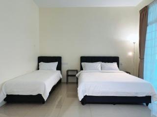 Cozy Family Room with Large Balcony - 8