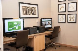 GreenTree Inn & Suites Phoenix Sky Harbor - Phoenix - 1