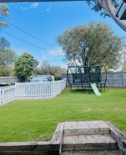 Relaxed Coastal Newport Getaway - 6